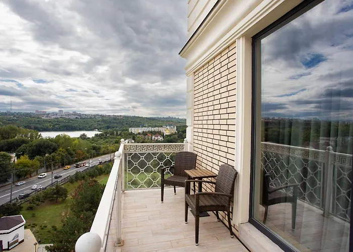 Luxury Apartment In The Superb Location